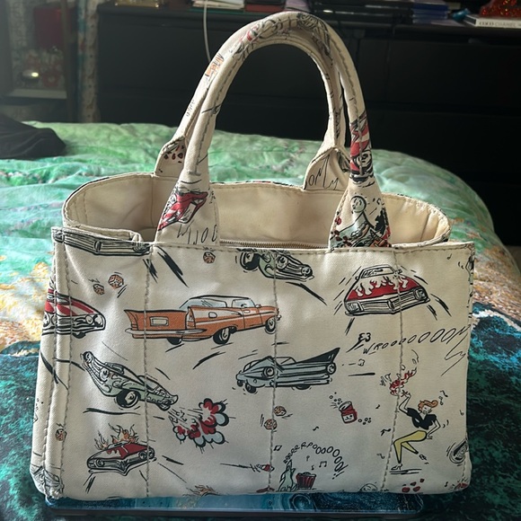 Prada Canapa American Car Hawaii RARE Ivory Tote Bag - Picture 5 of 15